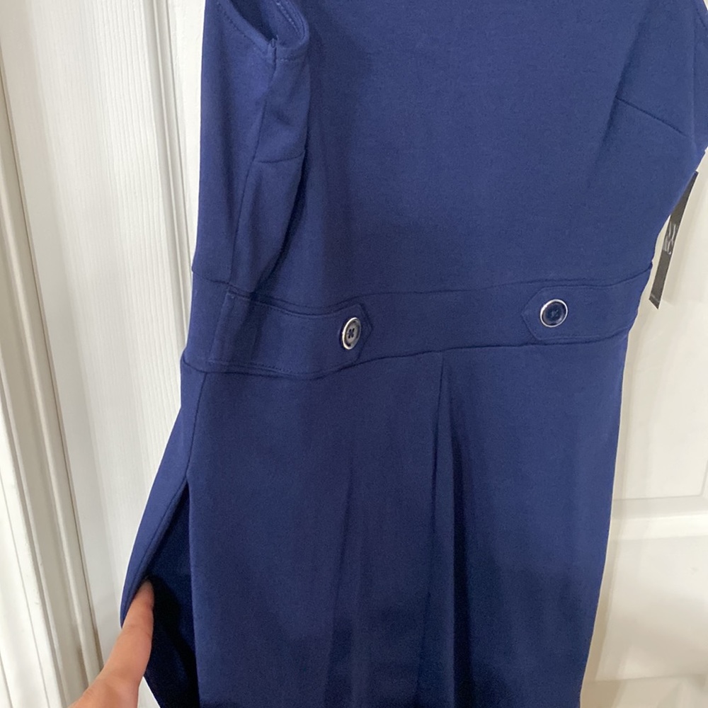 Dress - Picture 4 of 7